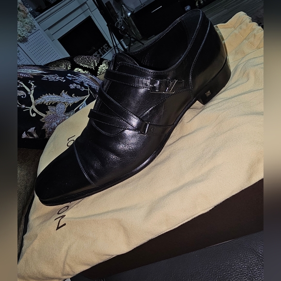 Louis Vuitton Mens Black LV Logo Equinox Shoes Derby Size: 8.5 main image 10